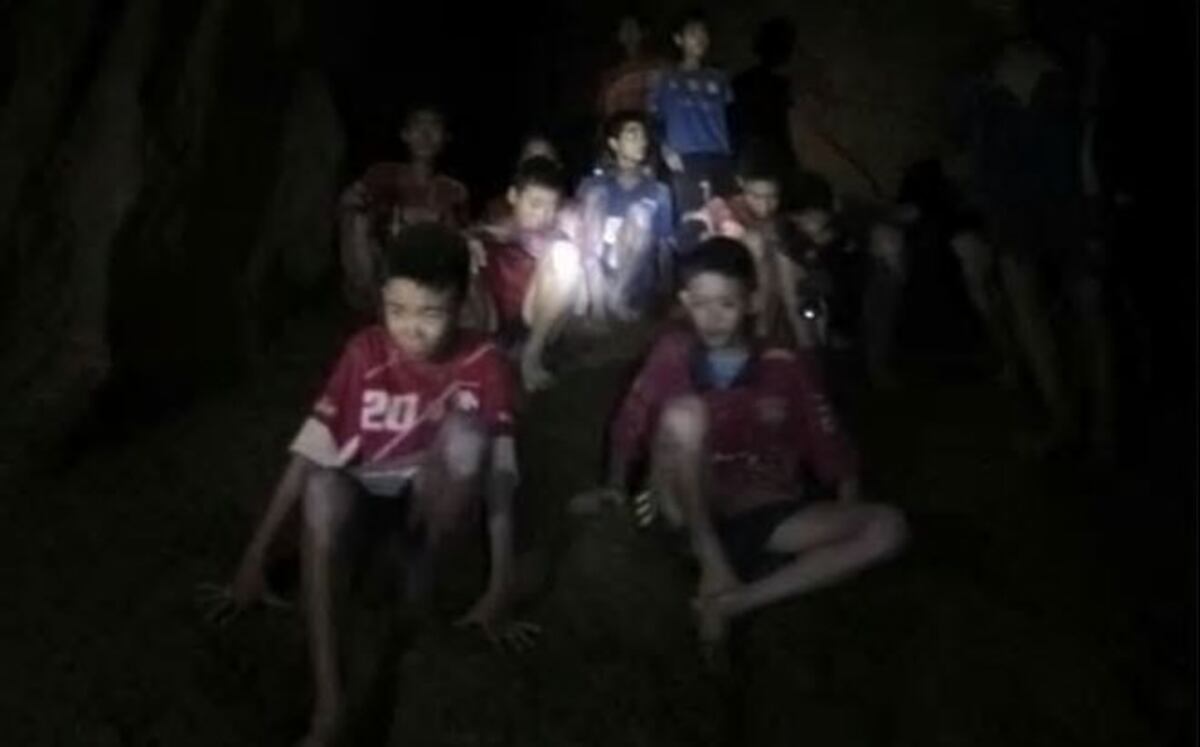 El rescate de los niños atrapados en una cueva tailandesa puede tardar meses