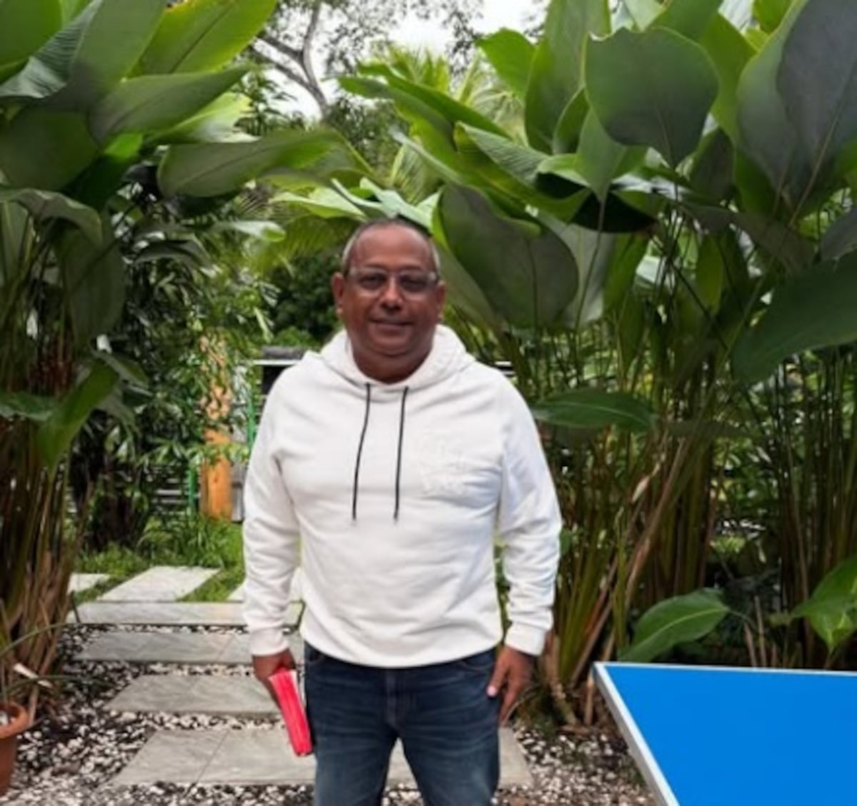 Entre lágrimas y burlas: ‘Huevito’ Pineda busca refugio en Dios tras detención de su hijo