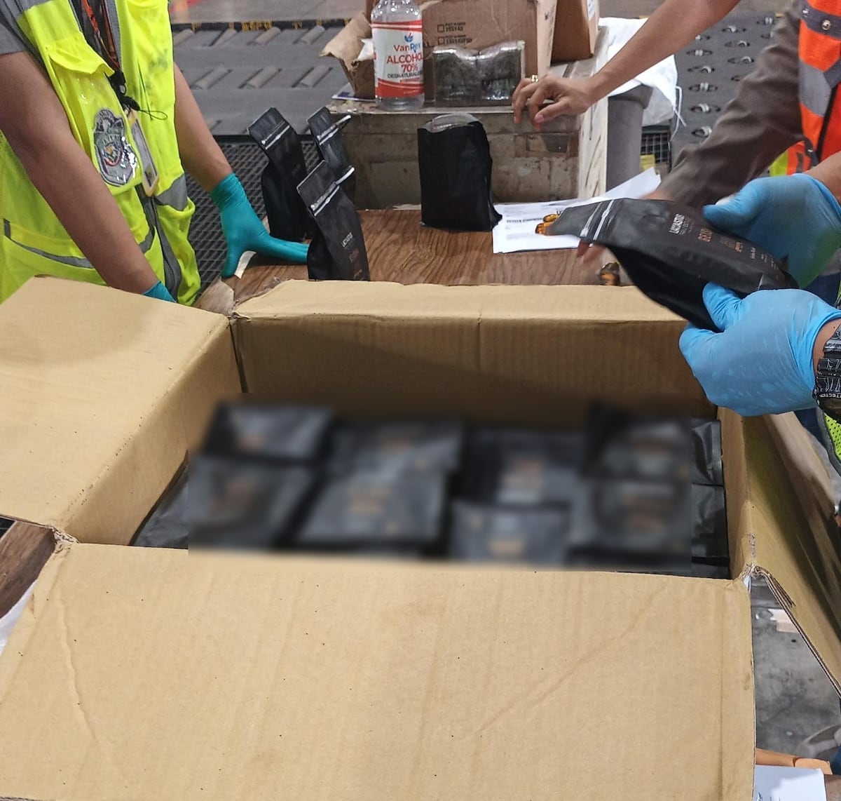 ¡Sorpresa amarga! Decomisan droga oculta en café en Tocumen