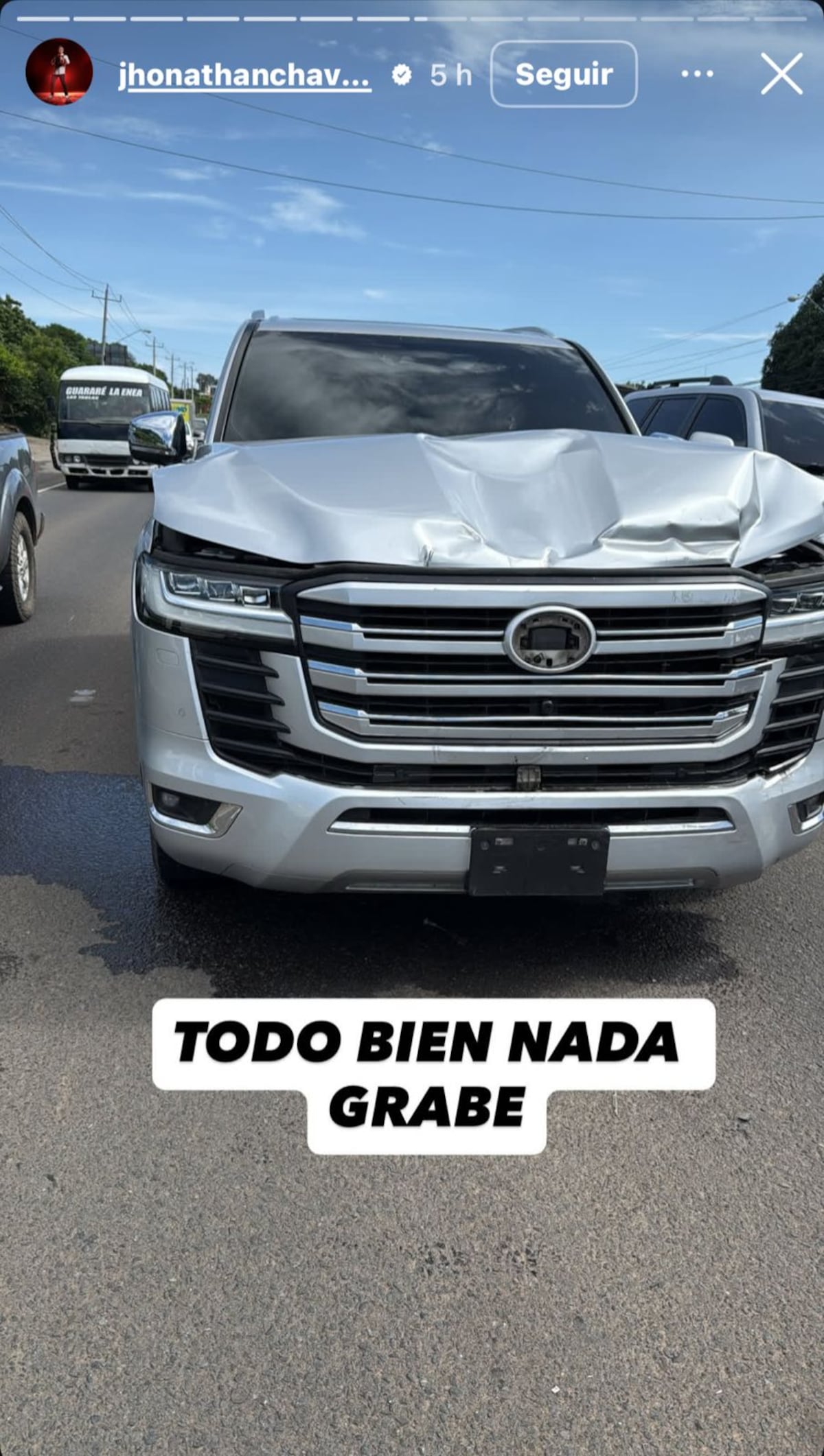 ¡Jhonathan Chávez se fue de frente… en pleno Instagram Live!