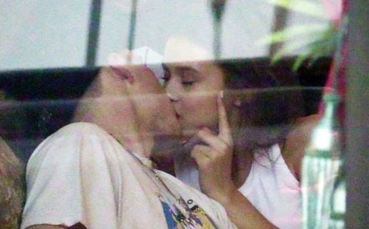 FOTOS | Captan a un Beckham con modelo playboy