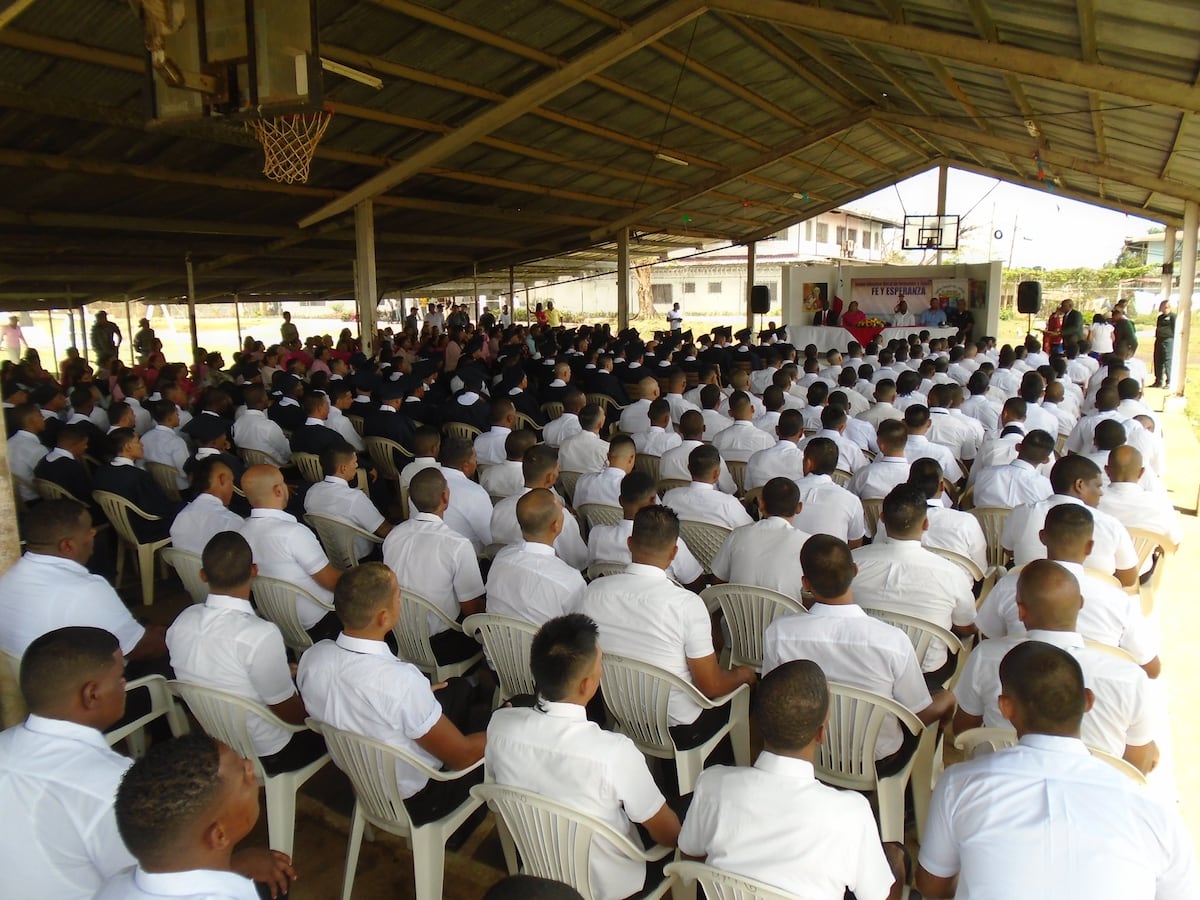  Privados de libertad culminan sus estudios 