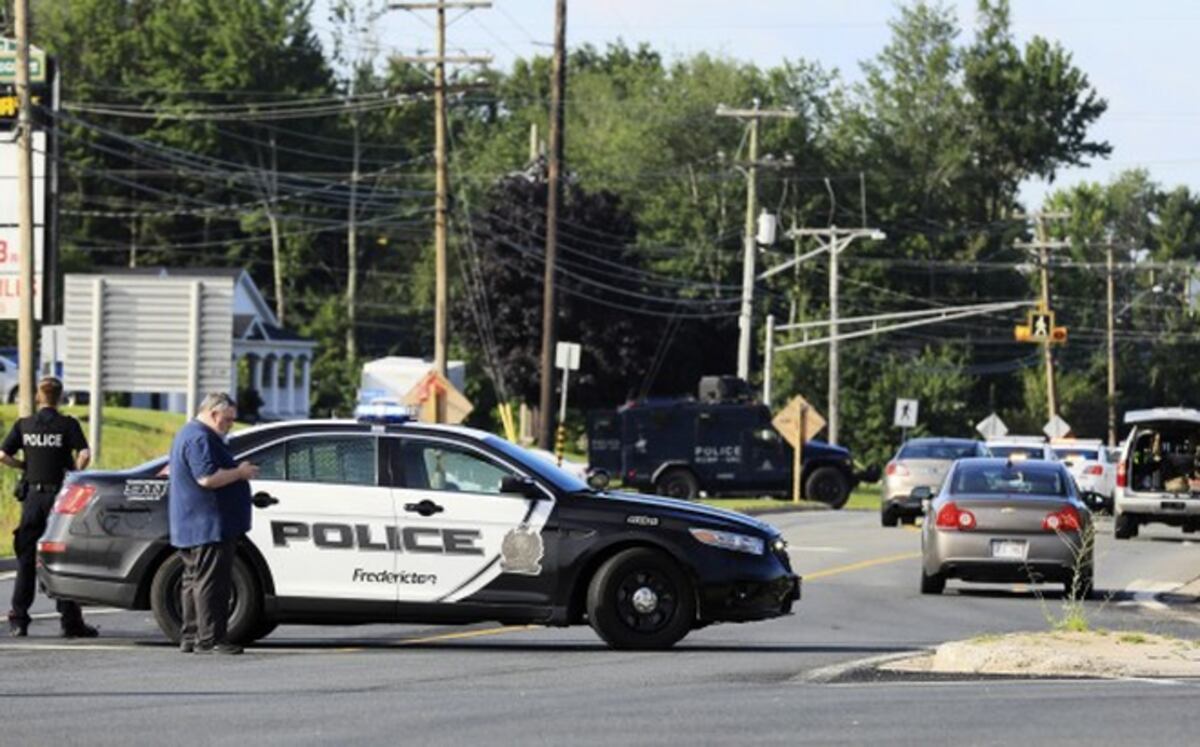 Tiroteo en Canadá: 'Escuché 20 disparos. Estoy en el piso'. Hay cuatro muertos