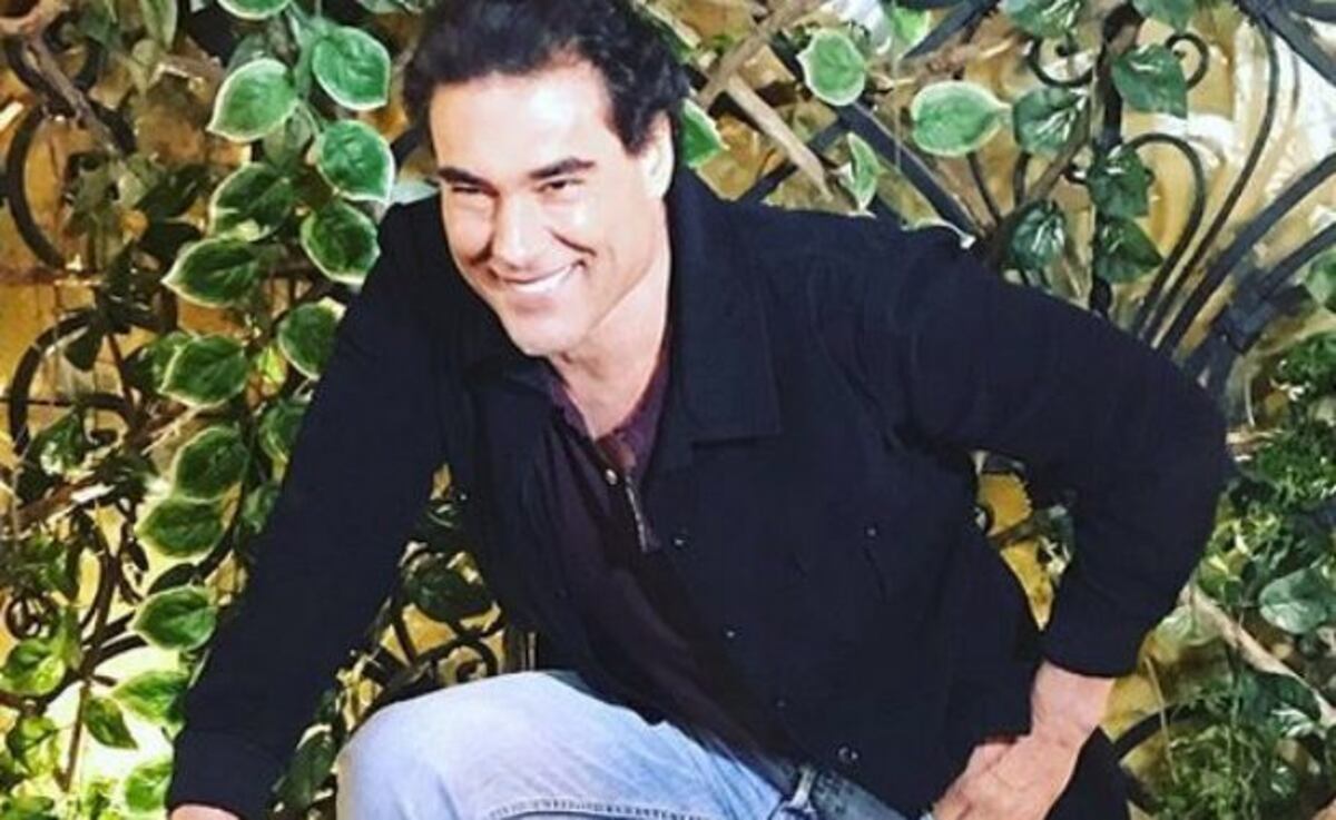 Eduardo Yáñez sale con ex de Gabriel Soto