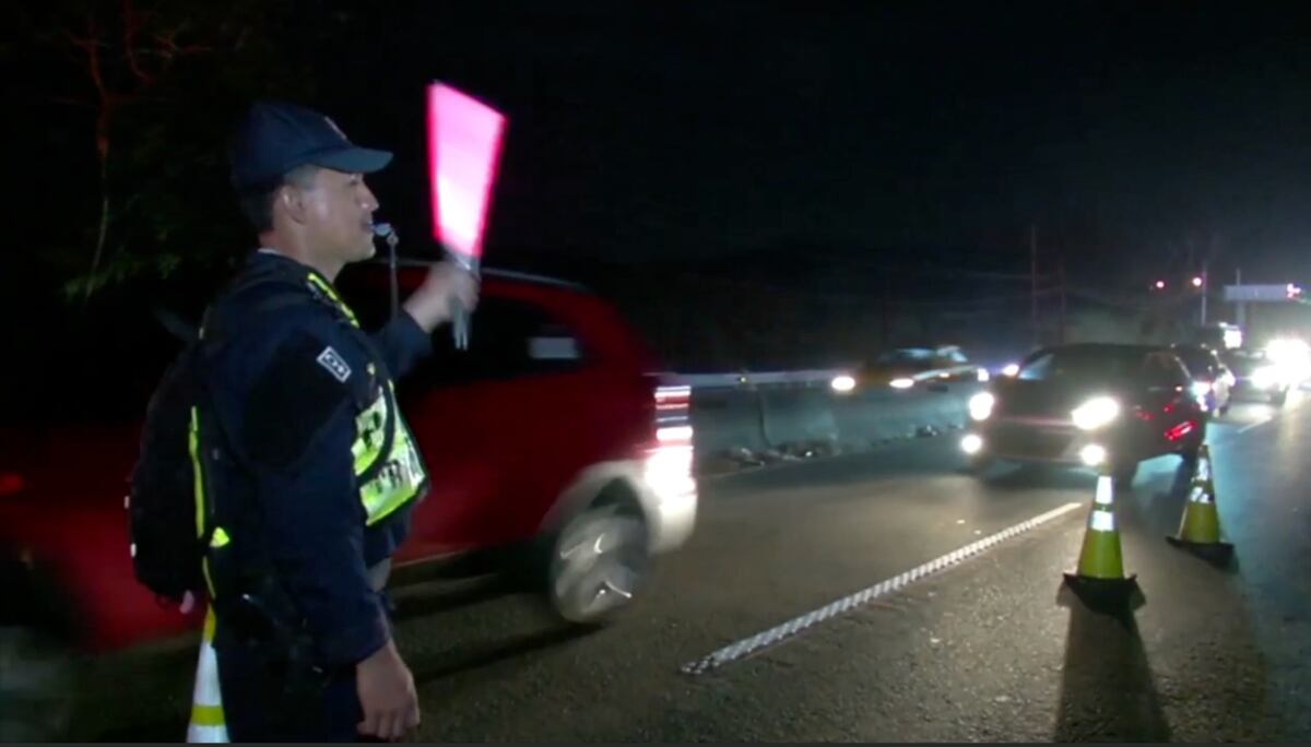 Más de 33 mil autos toman carretera rumbo al interior