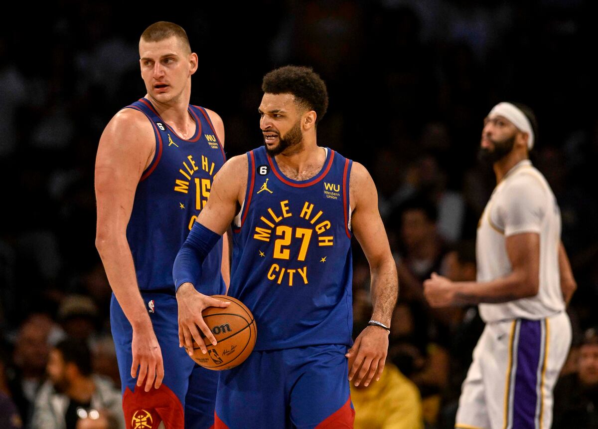 Nuggets ponen a los Lakers contra la pared y están a un partido de la final de la NBA