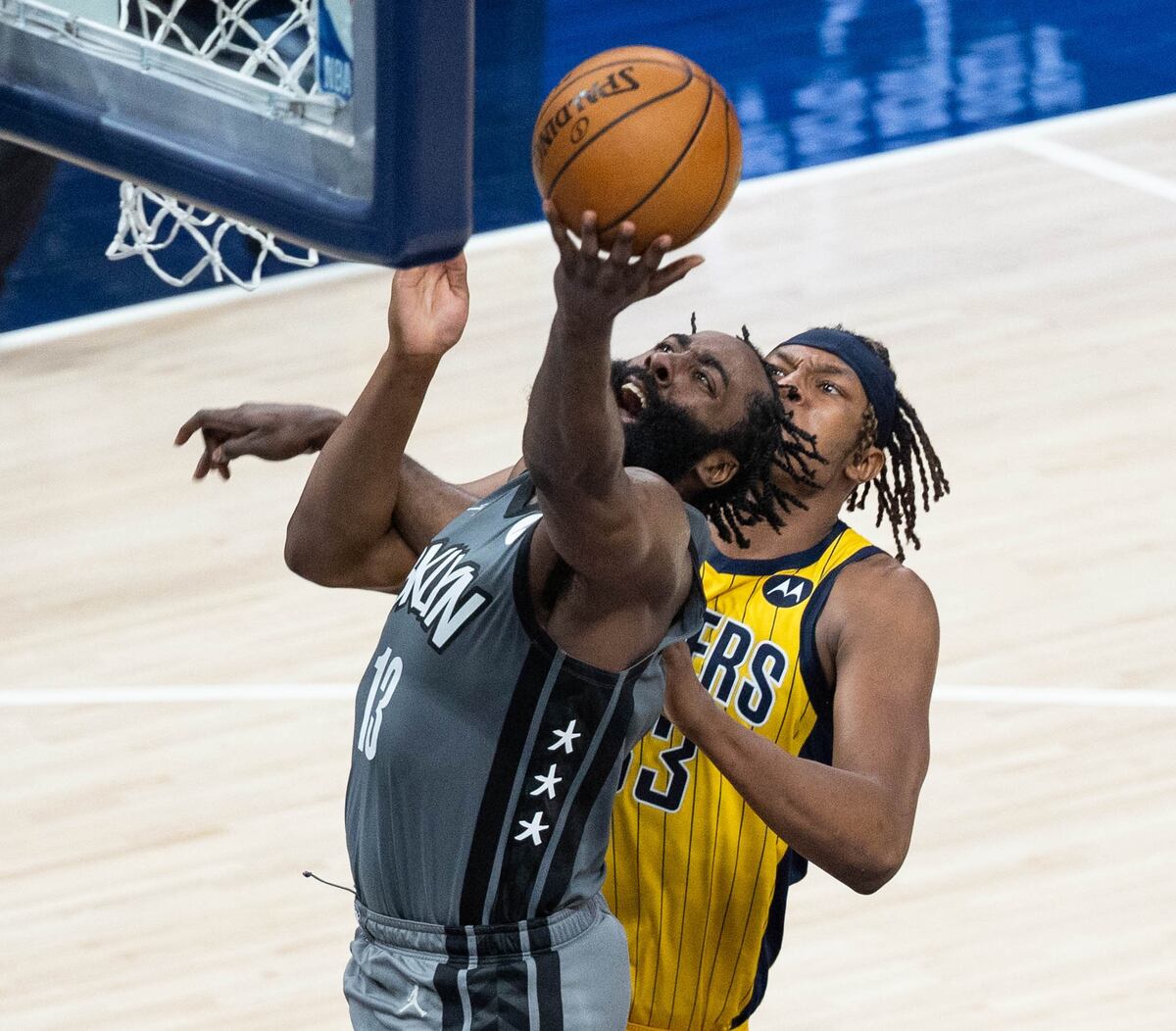 Nets le dan caza a los Sixers en la Conferencia Oeste