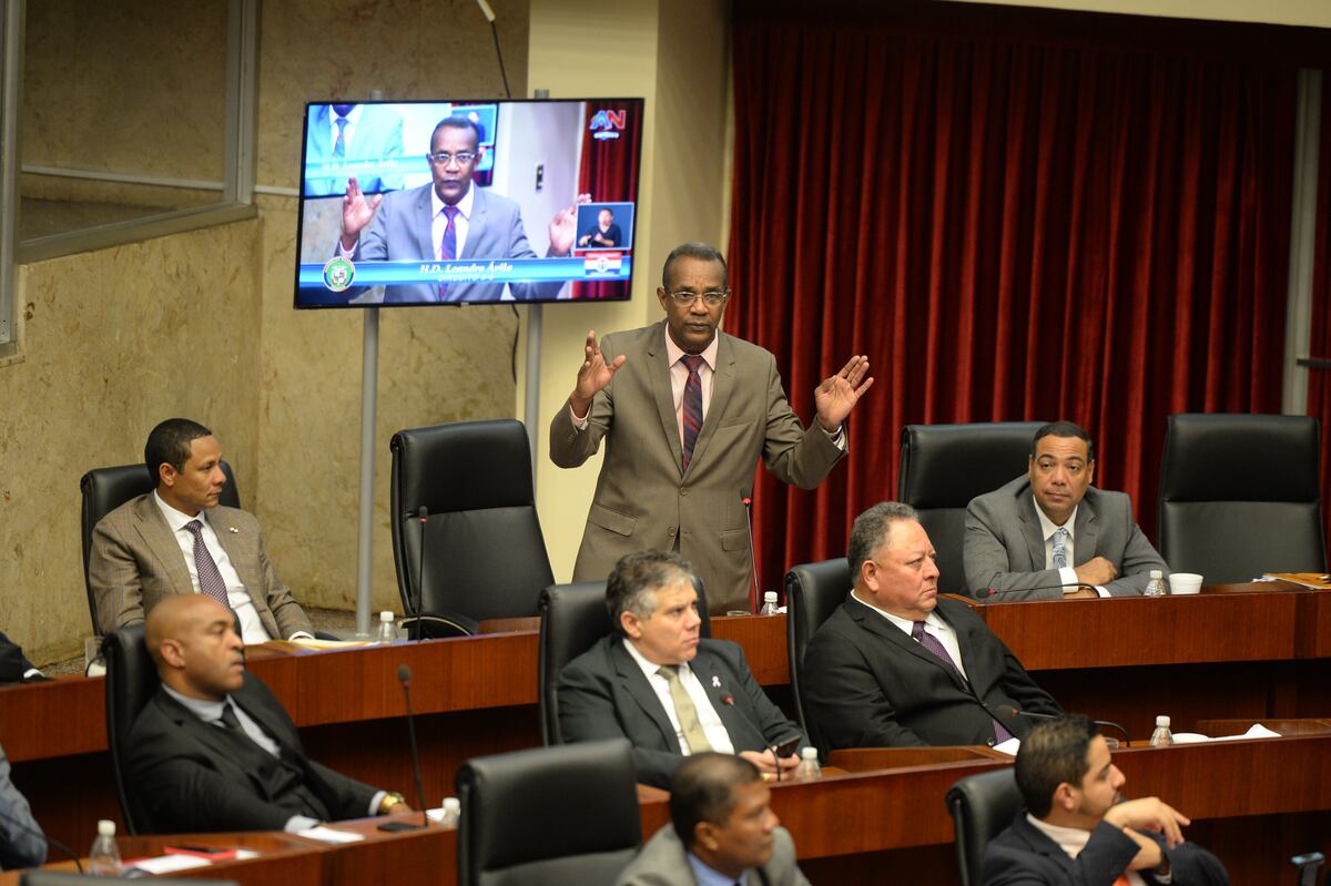 Diputados buscan controlar el Ministerio Público y la Defensoría del Pueblo