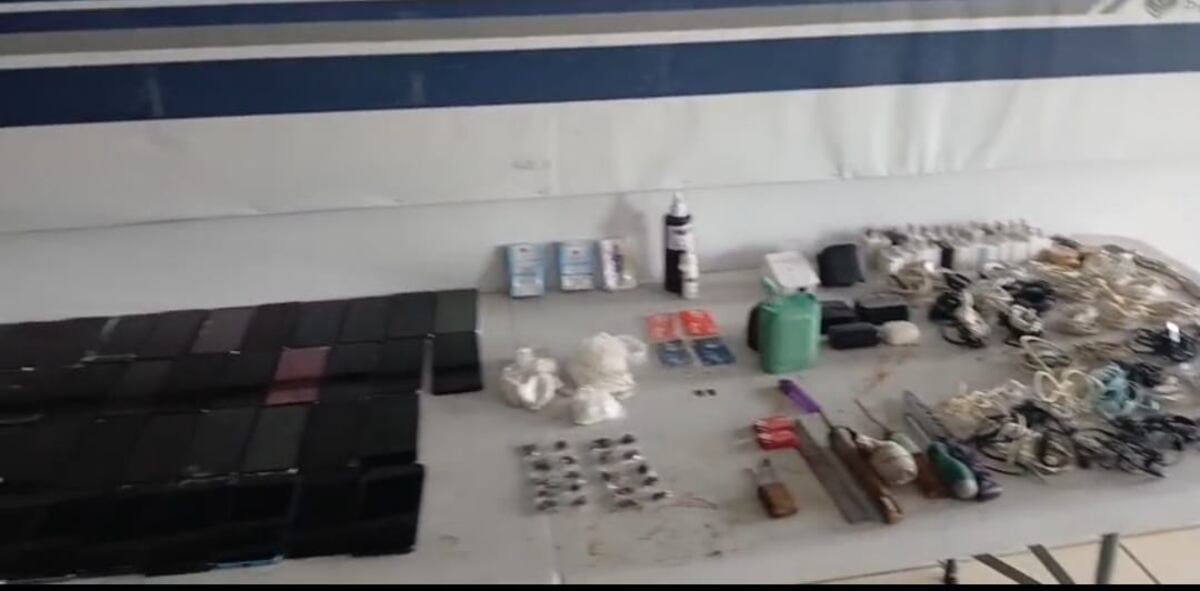 Decomiso gigante en La Joya: 58 celulares y presunta droga caen en operativo