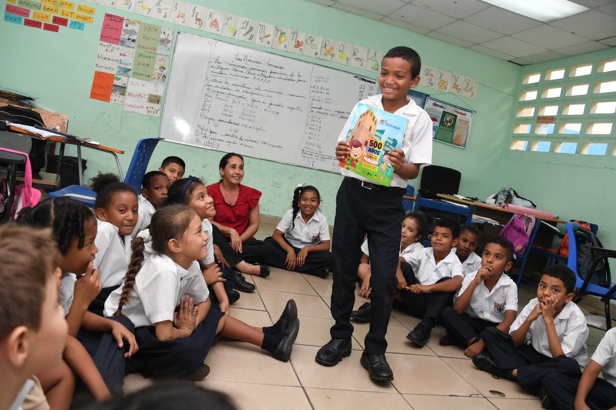 Busca tus láminas del álbum 500 años de la ciudad de Panamá