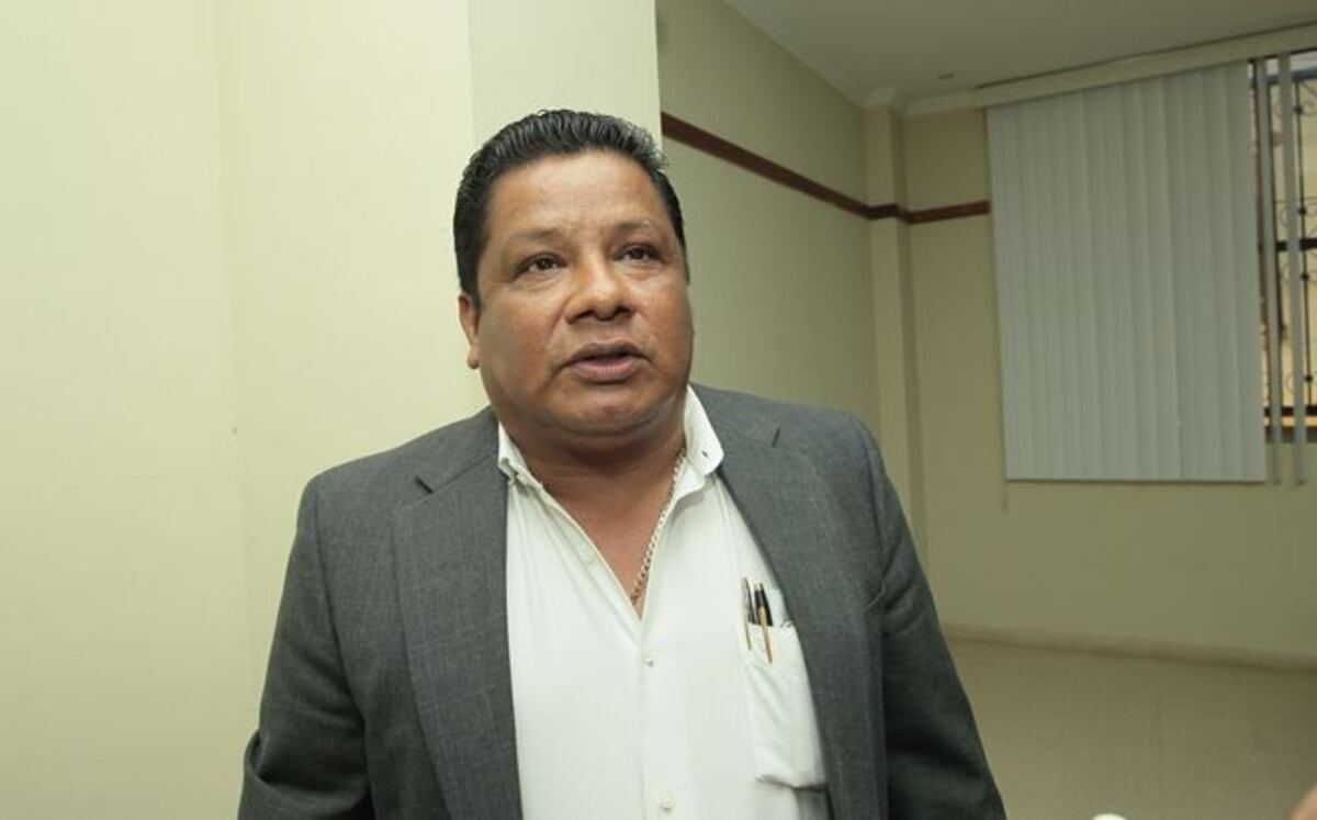 Amordazan y le roban a alcalde en su casa