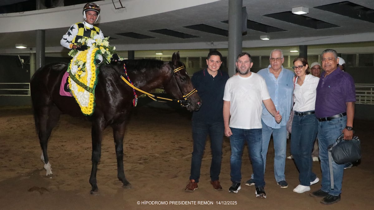 Potro ‘Booz Baruc’ hace historia: gana la Triple Corona juvenil de importados