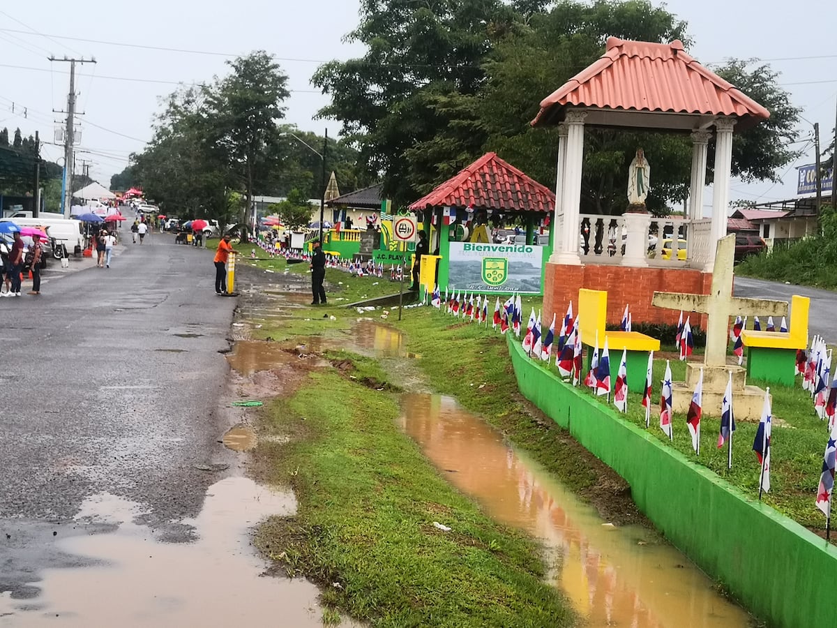Puerto Caimito y Playa Leona están de aniversario, pero con pocos avances que celebrar