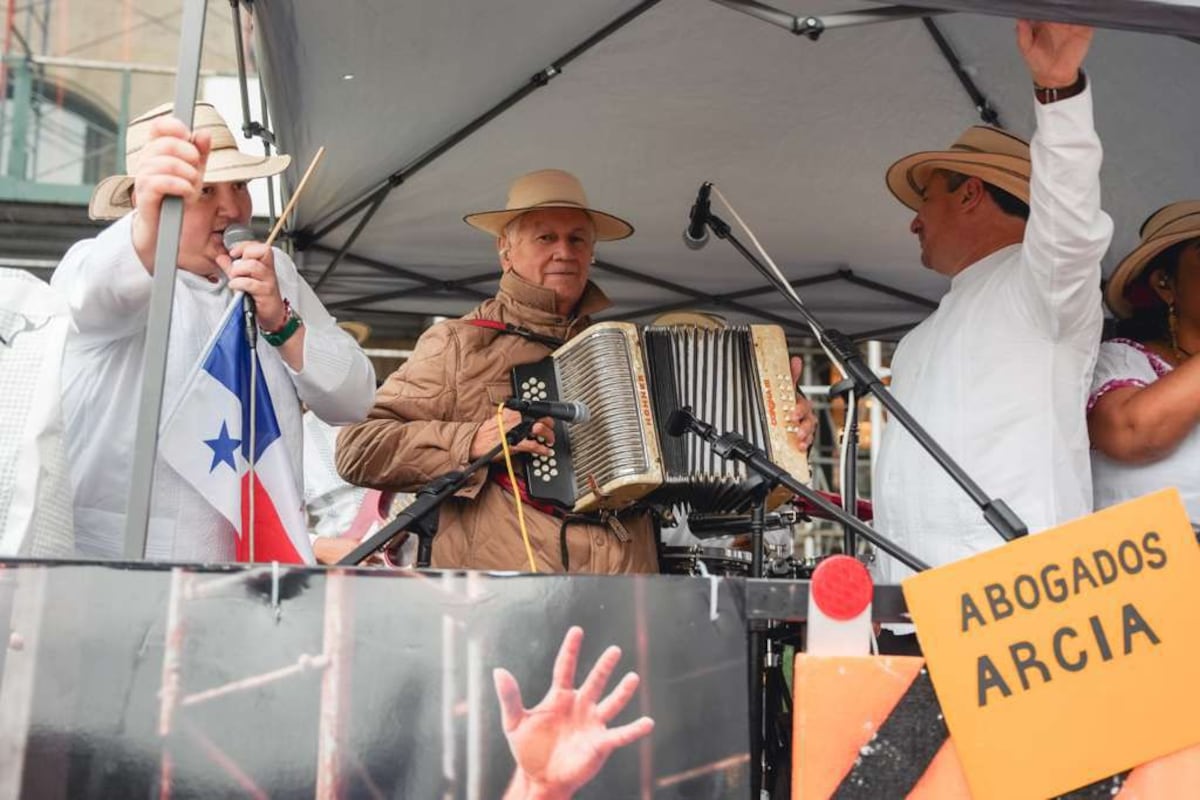 Panamá se lució con tambor, pollera y alegría desbordó el Desfile de la Hispanidad en Nueva York