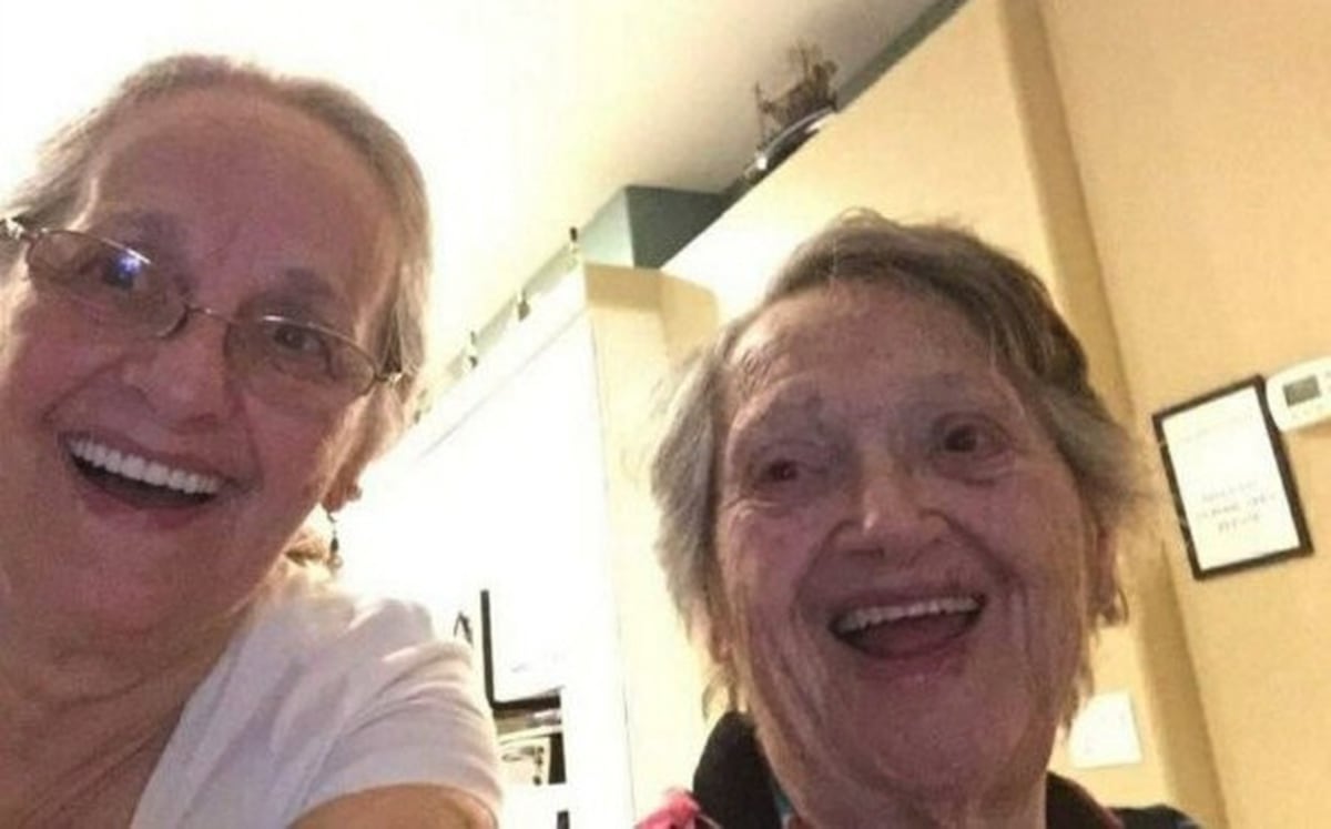 Ella pensó que su hija había muerto al nacer y 69 años después la conoce