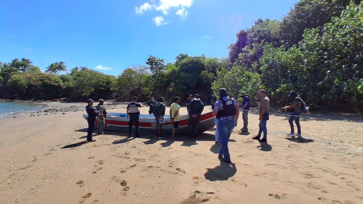 Playa al descubierto: más de mil paquetes de presunta droga caen en Los Santos