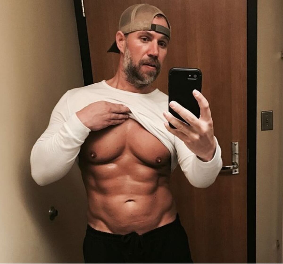 ¡VAYA CAMBIO! Por sus tres hijos este hombre perdió la mitad de su peso