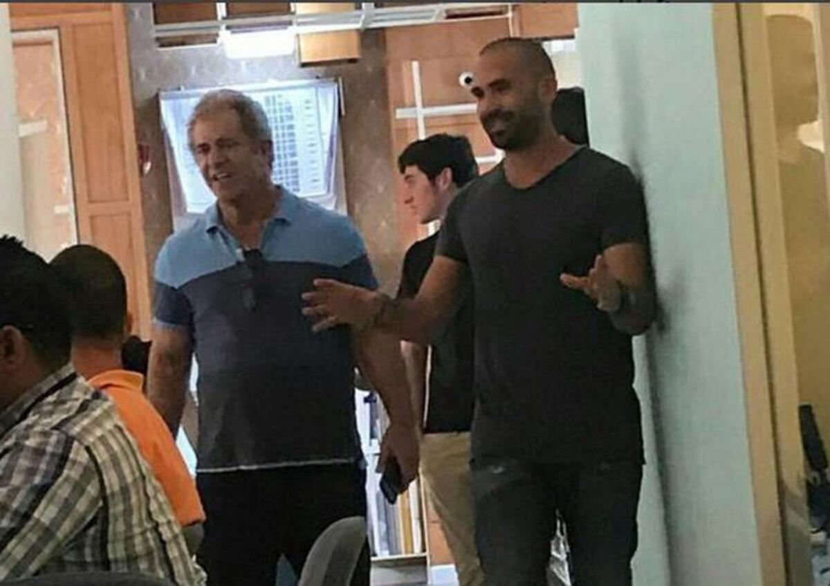 LO PILLAN. Mel Gibson se pasea otra vez por Panamá