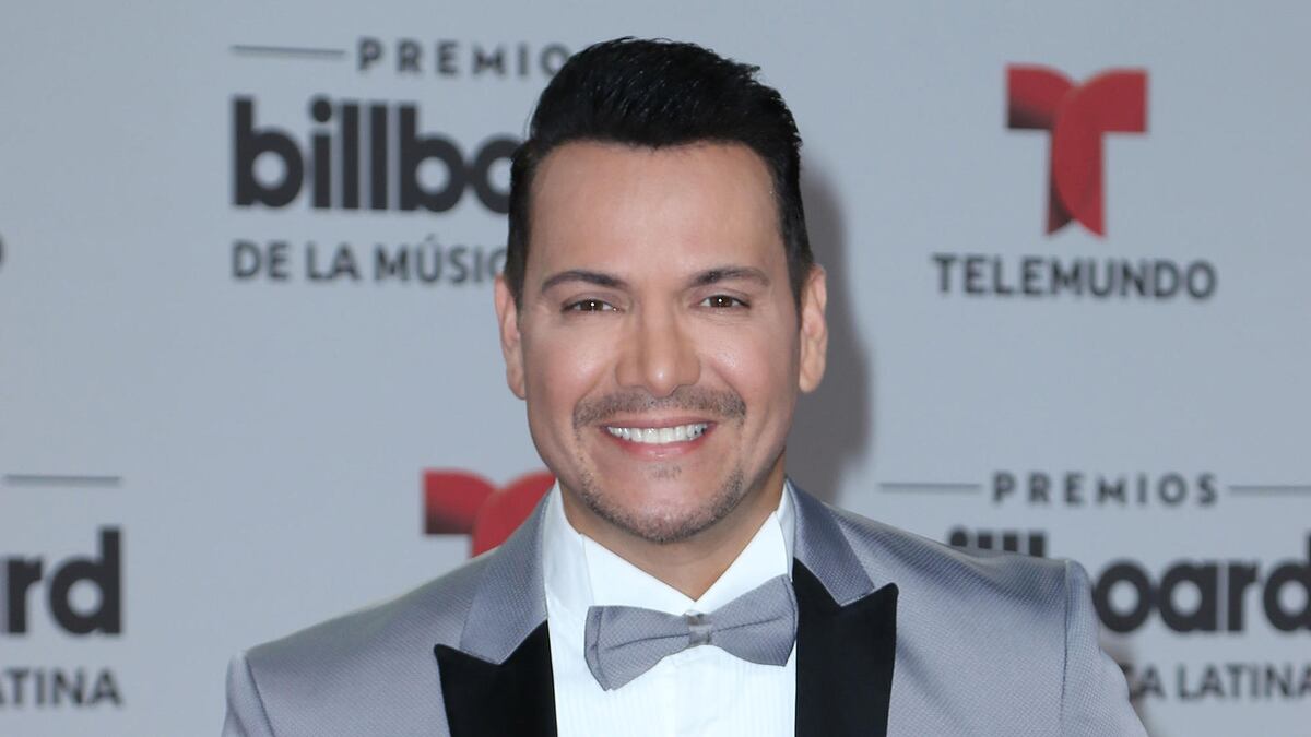 Víctor Manuelle anuncia en un ‘live’ que va a ser abuelo. Video