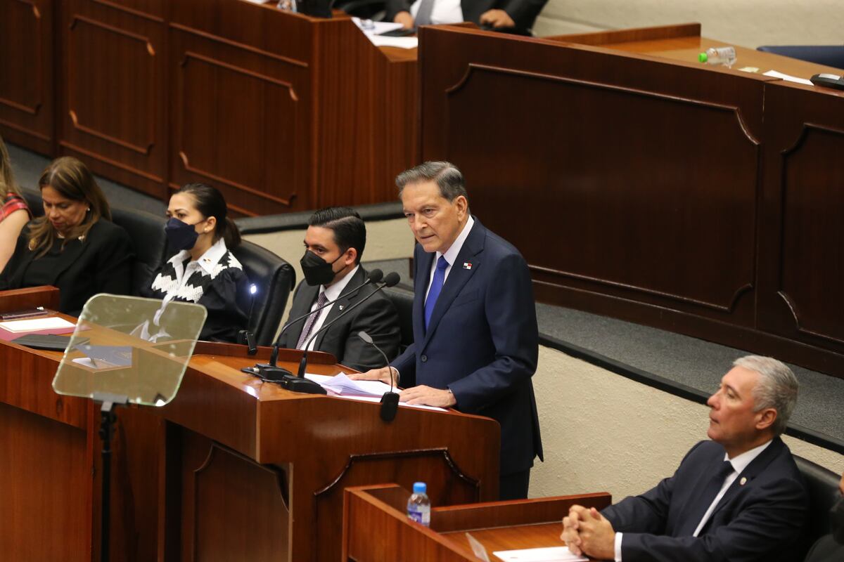 Editorial. Sigue la incertidumbre sobre reformas a las pensiones del Seguro  y contrato con la minera