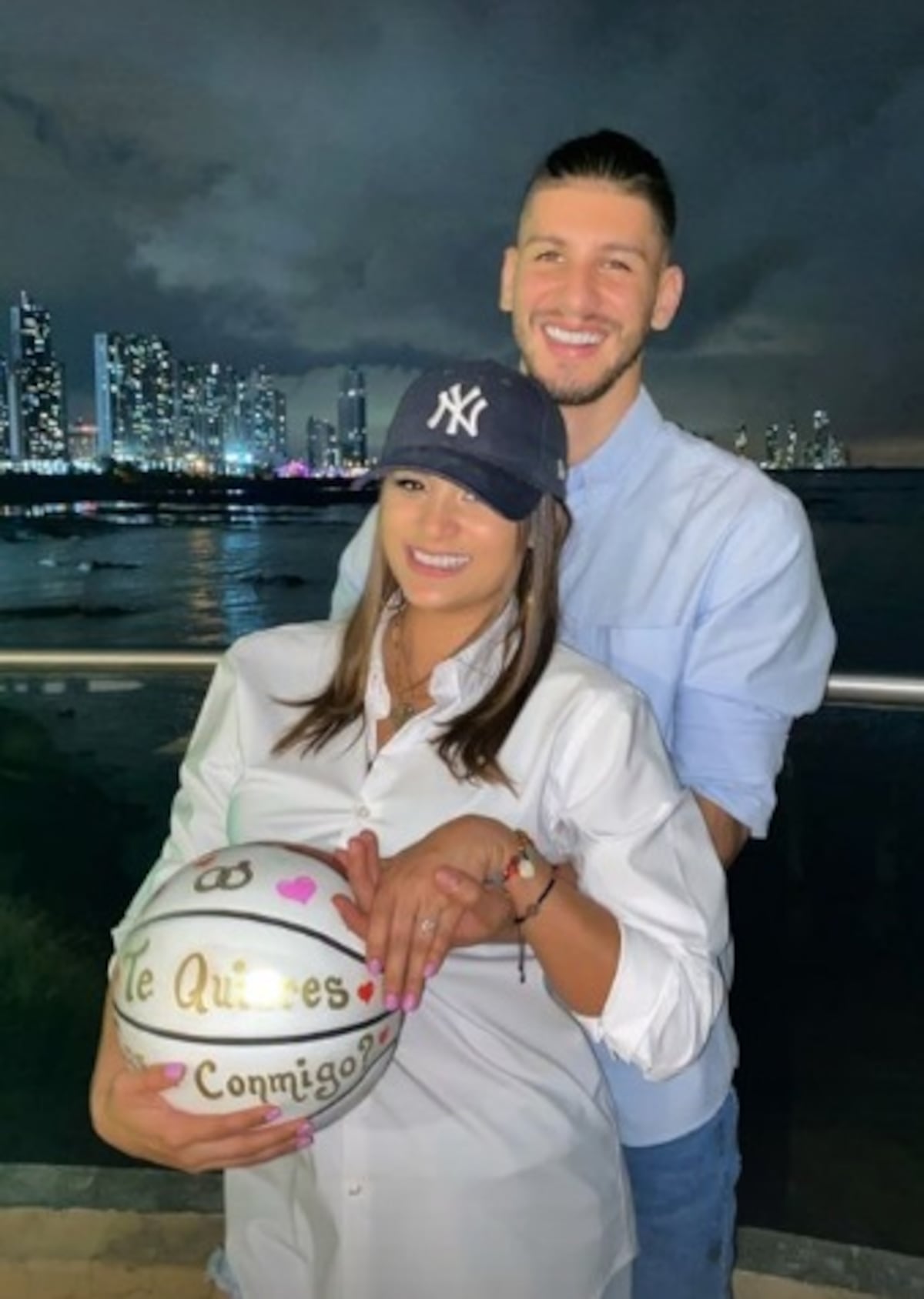 ¿Matrimonio en Crisis? Marilú De Icaza, presentadora de TV, viviendo sola tras casarse con Eugenio Luzcando