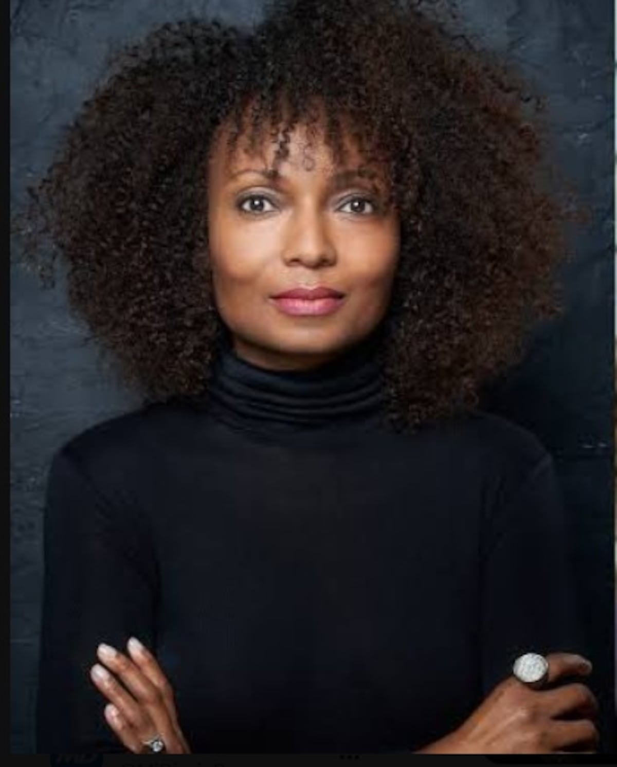 Disney se desvincula de su Directora de Diversidad tras fracasos en taquilla