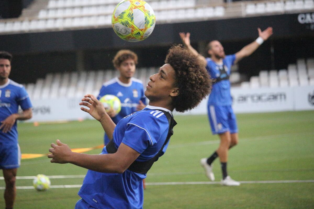 El rival de Carrasquilla ya está en Málaga, sede del choque por el ascenso en España