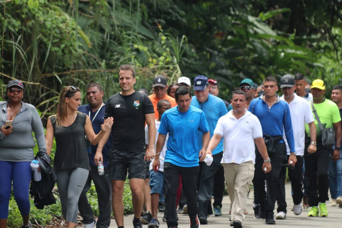 Presidente Varela camina a Portobelo para pedirle al Cristo Negro