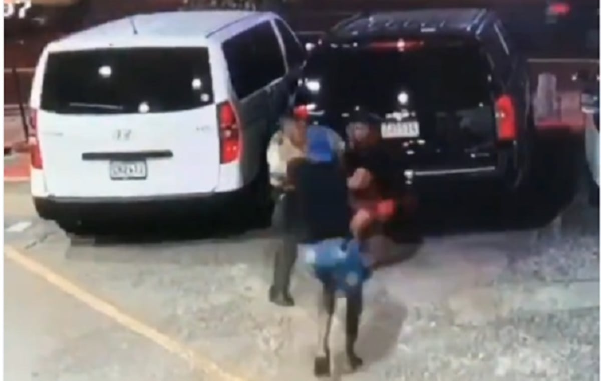 Seguridad se faja e impide robo en arrendataria de autos en Vía España