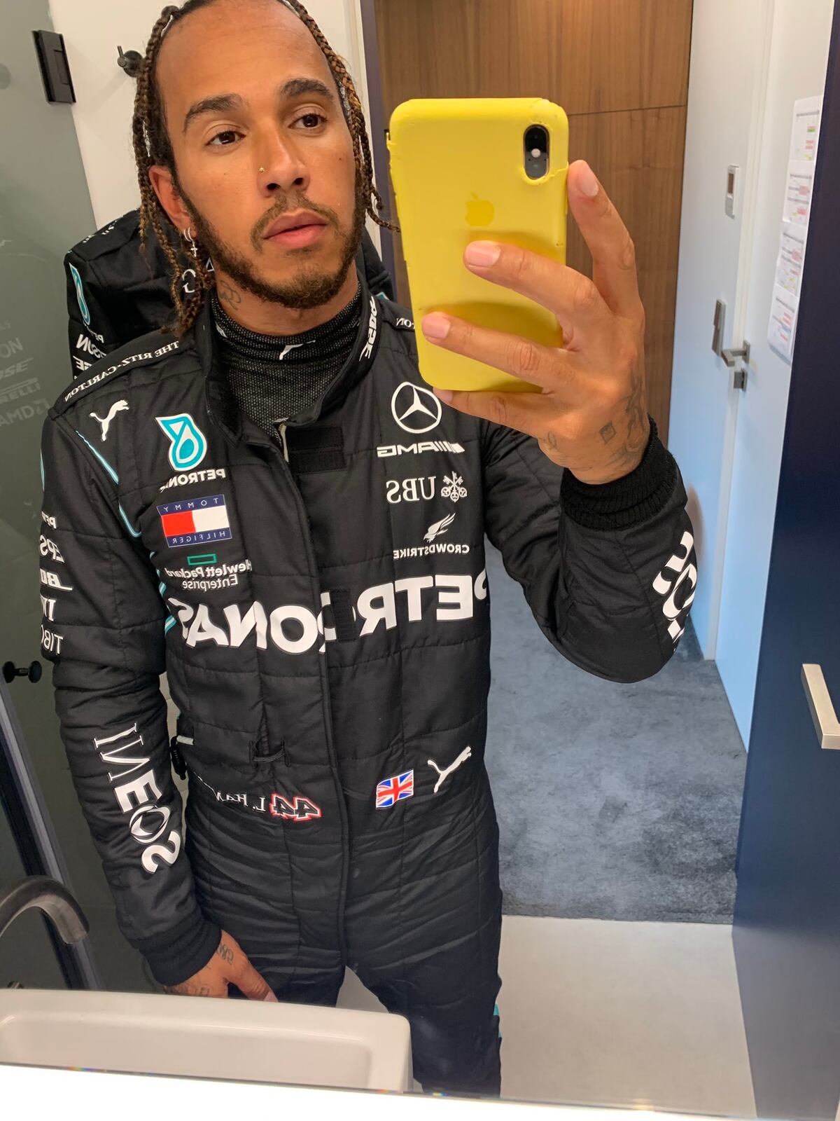 Lewis Hamilton cree que los Red Bull pegarán primero esta temporada