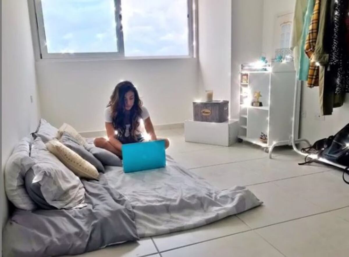 Otra presentadora de TV sale de pantalla. Clarissa Ábrego:'Me quedé sin trabajo'