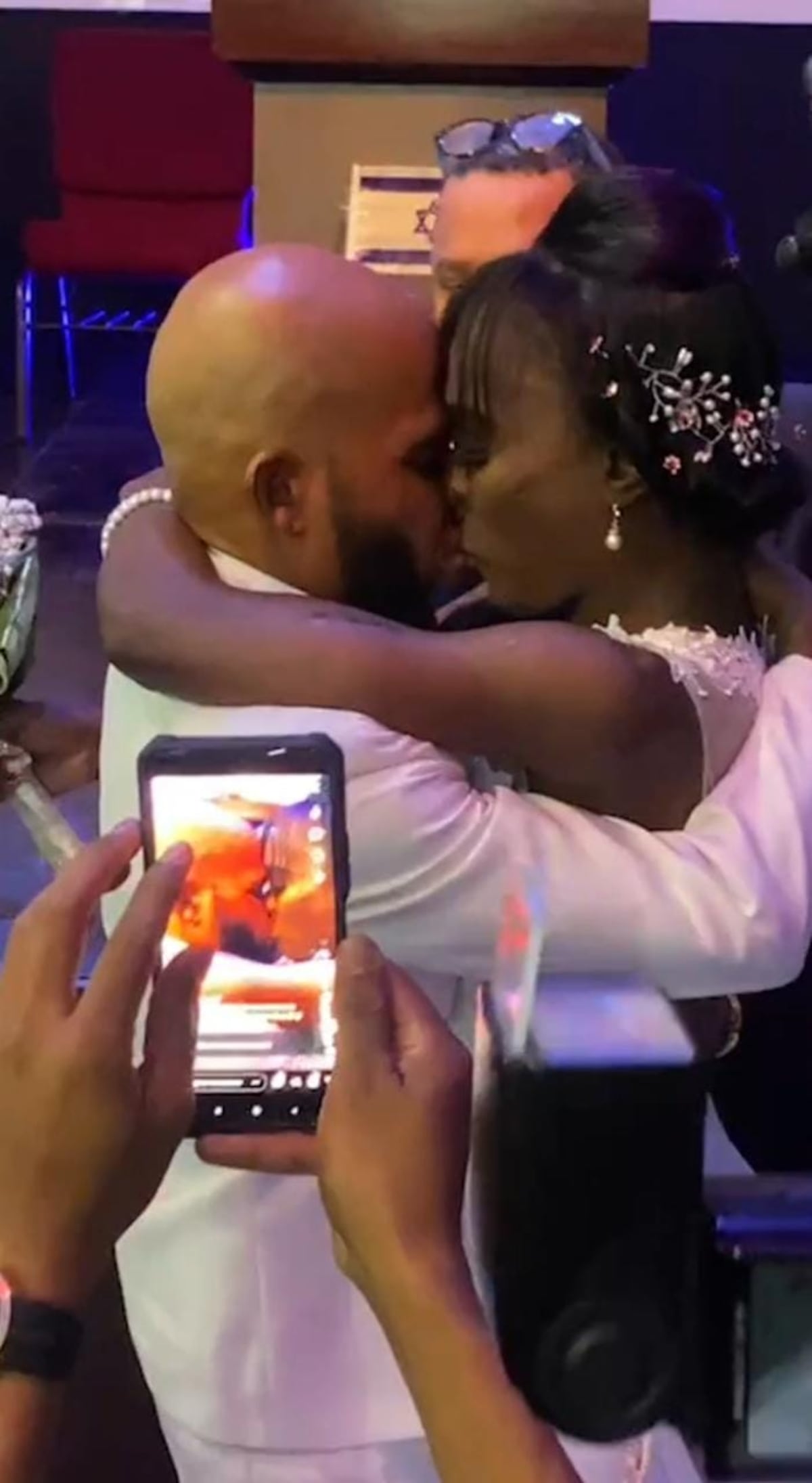 Son bodas, son anillos y vestidos de blanco. Dunduzuá promete estar con Yamal hasta que Cristo venga 