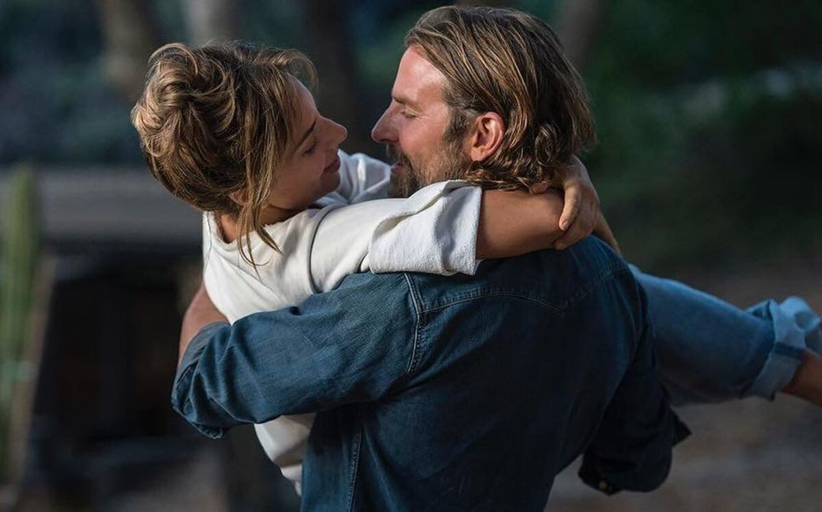 Bradley Cooper e Irina Shayk rompen y llueven los memes con Lady Gaga