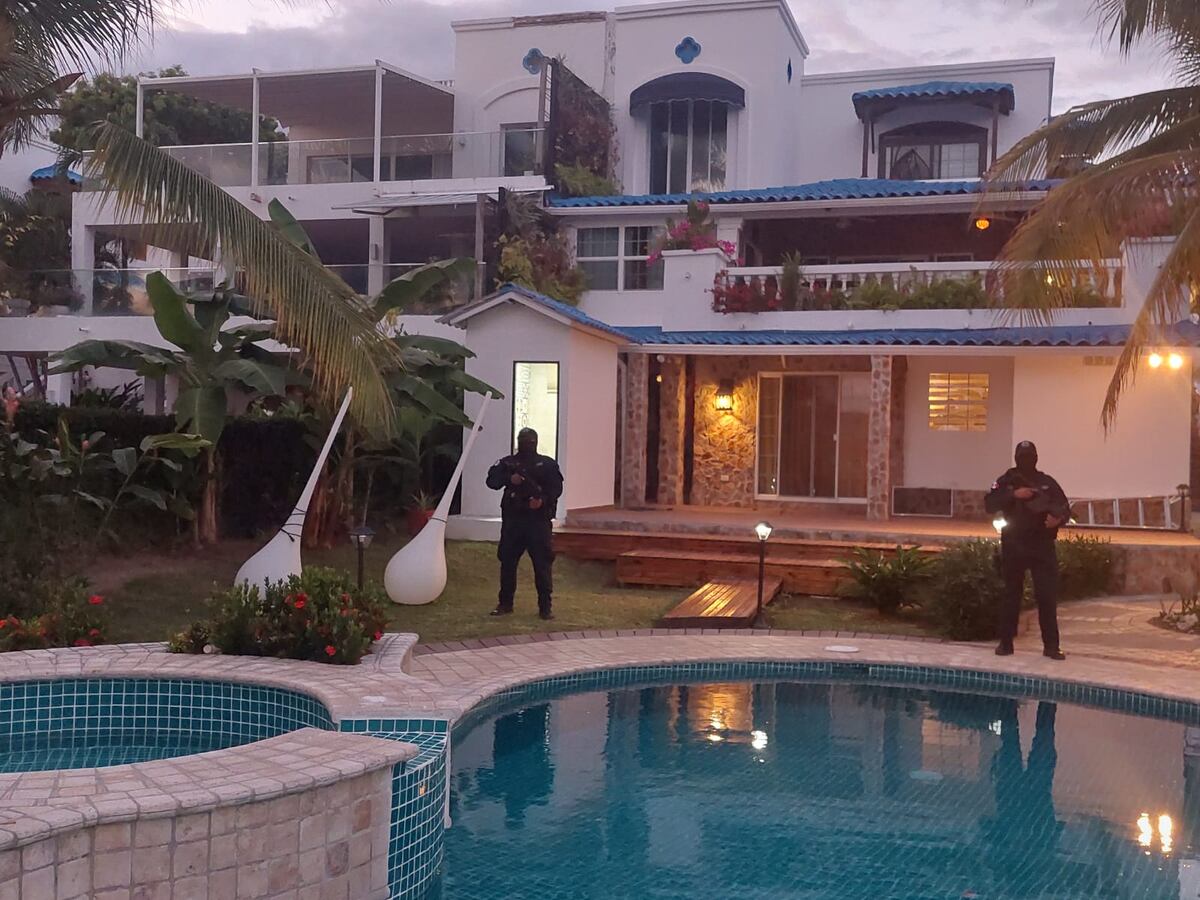 Así luce la millonaria casa de un líder del Cartel del Golfo en Río Hato. Fotos