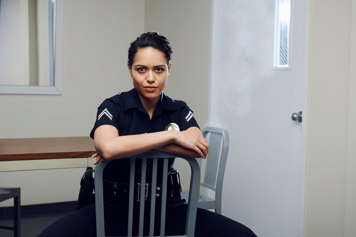 La actriz estadounidense Alyssa Díaz habla  sobre su participación en la serie The Rookie