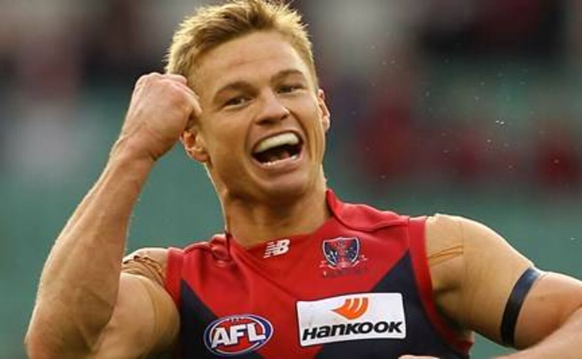 Jugador de rugby muere tras 8 años de inmovilidad por comerse una babosa