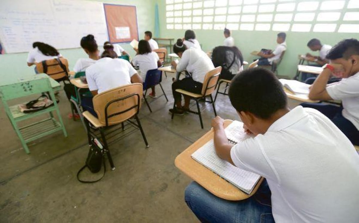 Escuelas públicas, privadas y la UP tendrán clases regurales este lunes 