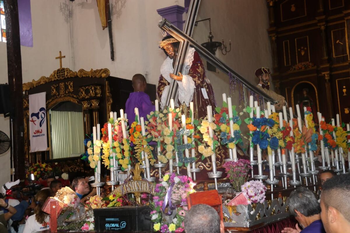 Presidente Varela camina a Portobelo para pedirle al Cristo Negro