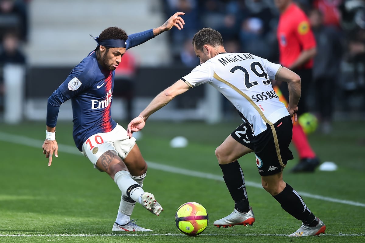 El ‘sombrerito’ de Neymar que da la vuelta al mundo +VIDEO