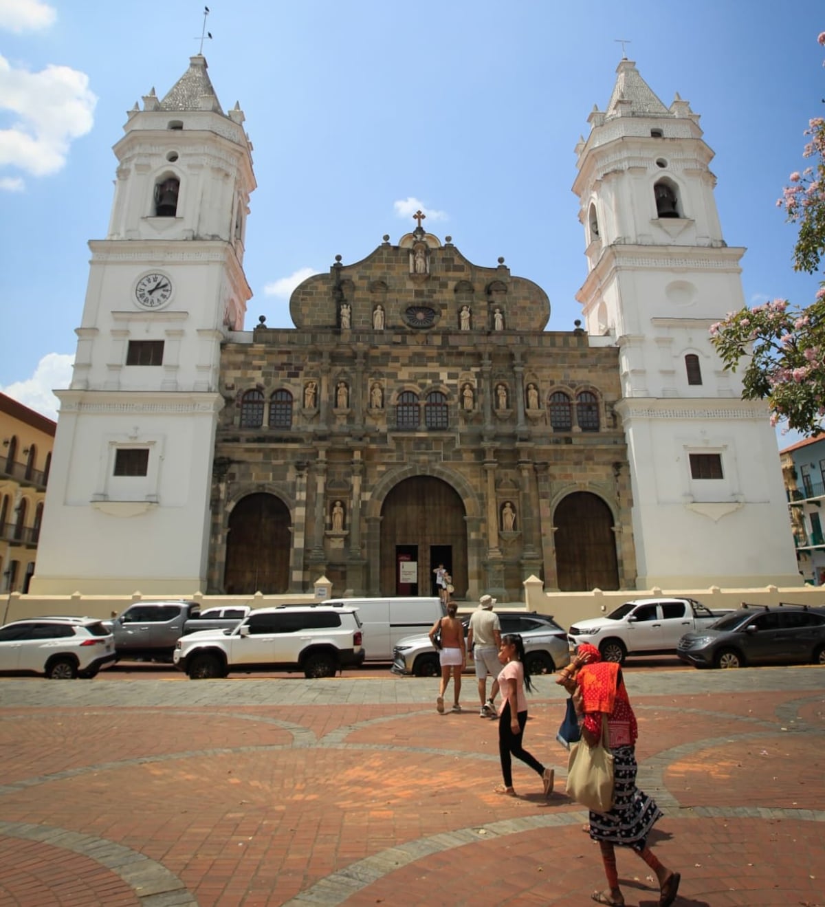 Recorrido por iglesias del Casco Antiguo será gratis Jueves y Viernes Santo, pero así funcionan los cobros el resto del año