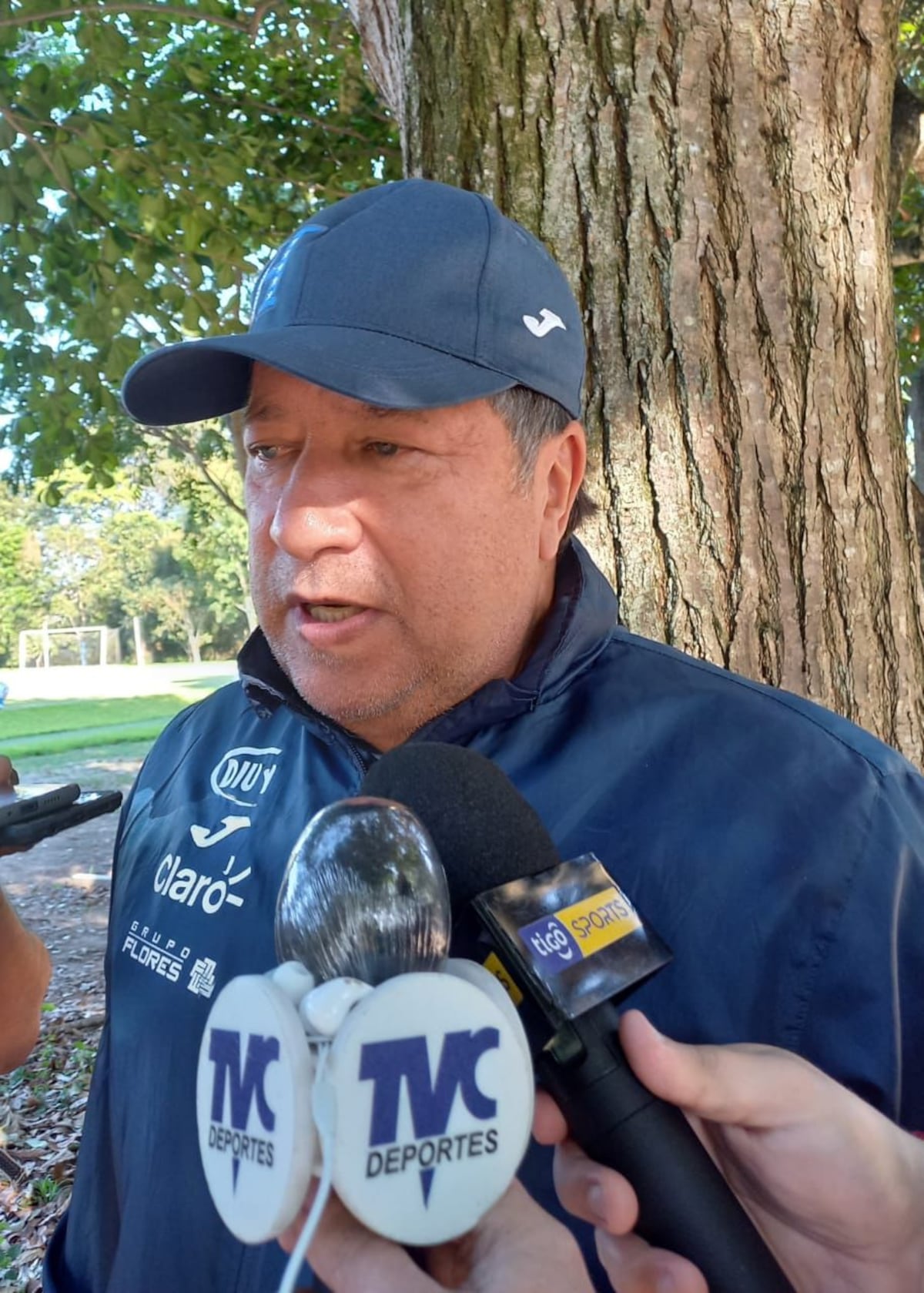 ‘Bolillo’ Gómez y Honduras parten a Panamá