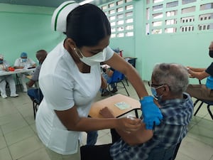 Autoridades de salud empezaron con la tercera dosis de refuerzo contra la covid-19 en San Miguelito