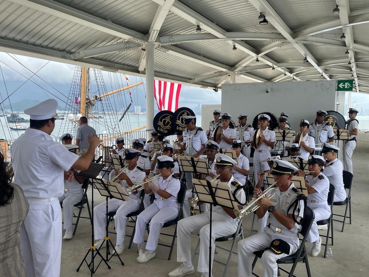 Panamá recibe al Eagle: leyenda naval de 1936 en la bahía