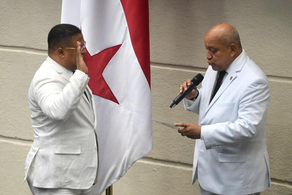 Jaime Vargas es electo como nuevo presidente de la Asamblea