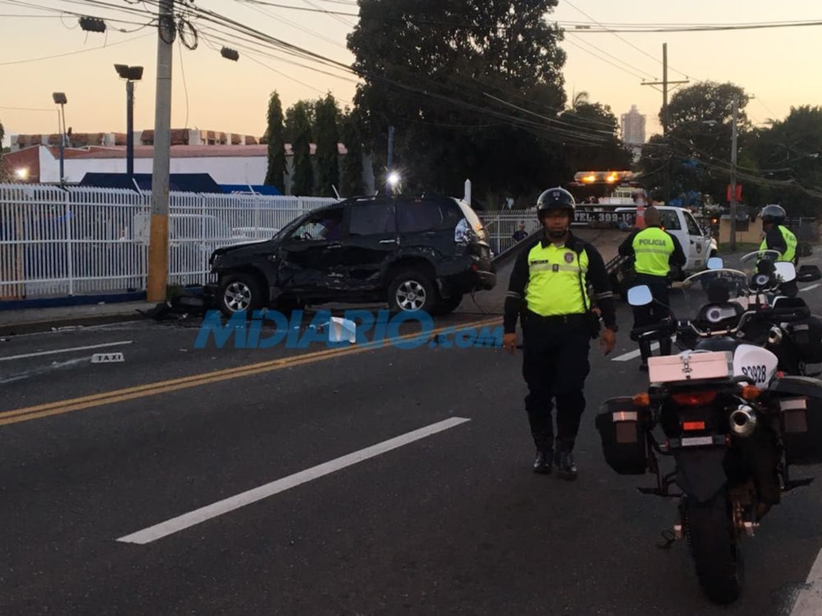 ¡LOCO Y BORRACHO! Después de la triple colisión, le pegó a paramédico y huyó