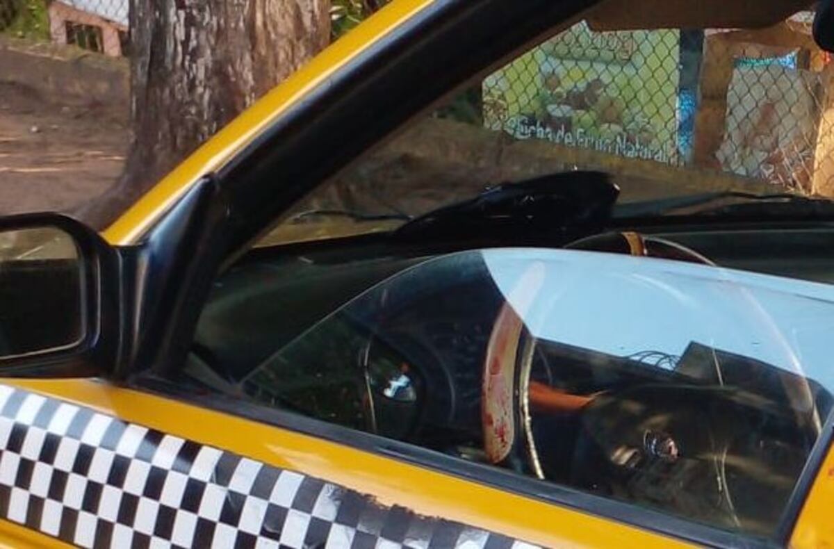 Con un niño en brazos apuñalaron a taxista chepano