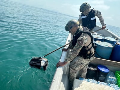Hallazgo en alta mar: 20 paquetes de presunta droga flotaban en aguas de Chimán