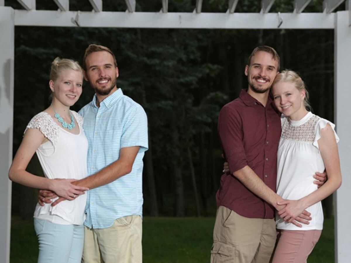 Parejas de gemelos idénticos se casarán y vivirán juntos