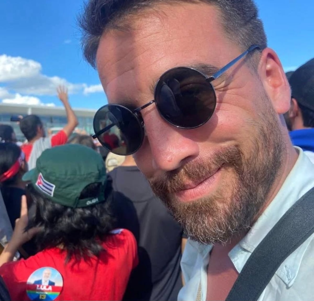 ‘Dictadorzuelo, eres más falso que el balboa como moneda‘: Influencer Pelo Fuego es sacado de Panamá tras arremeter contra Mulino