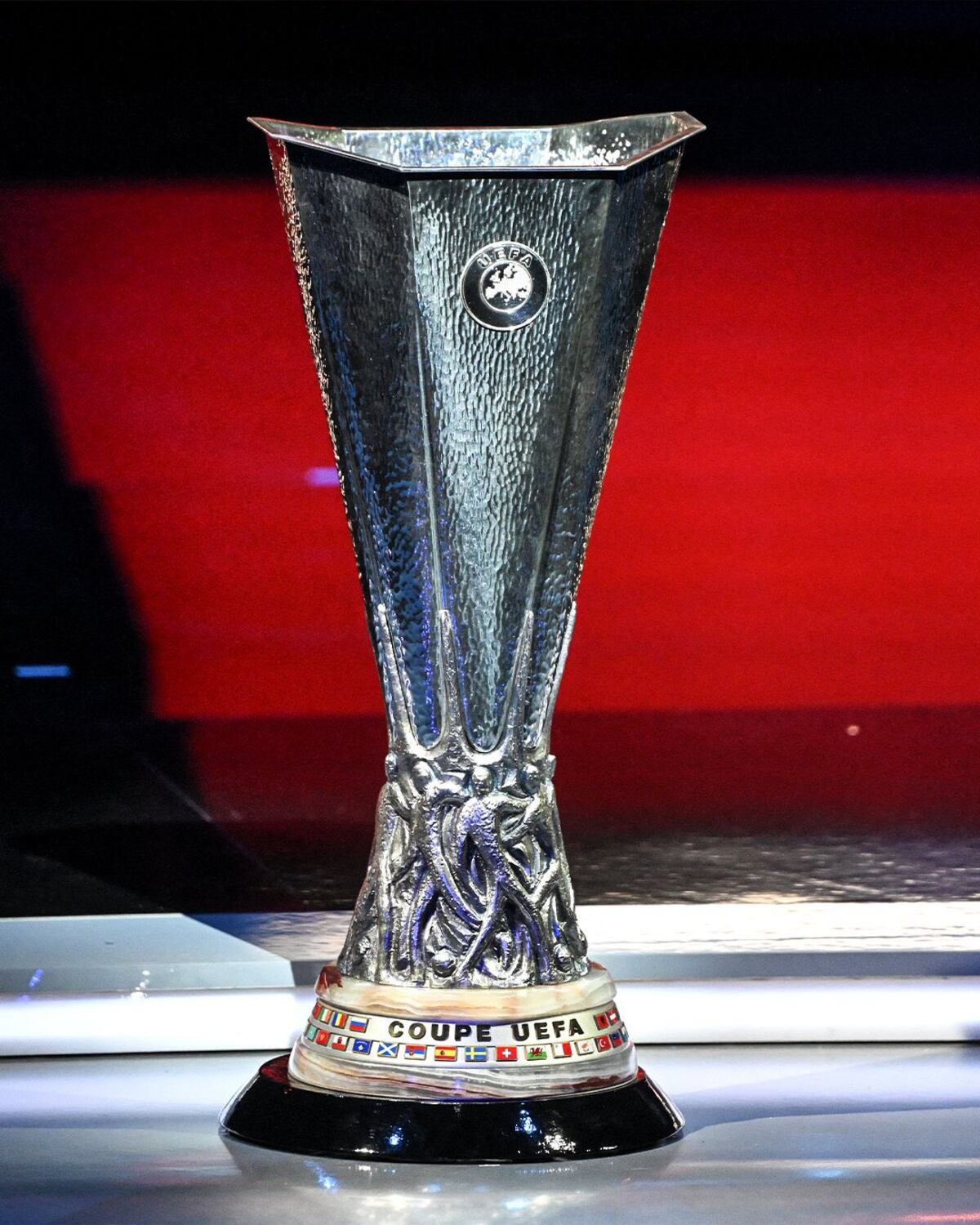 Así quedaron los cruces de los octavos de final de la Europa League